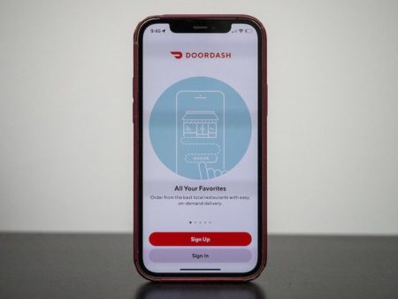 Delete Payment Method On DoorDash From Mobile Apps Concept
